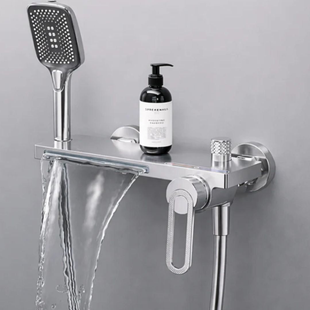 Robinet mural baignoire et douche cascade avec douchette à main