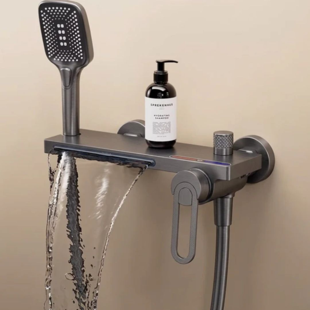 Robinet mural baignoire et douche cascade avec douchette à main