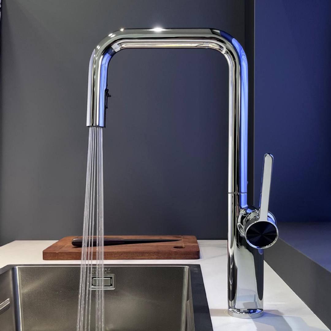 Robinet de cuisine en laiton avec bec rotatif et douchette extractible